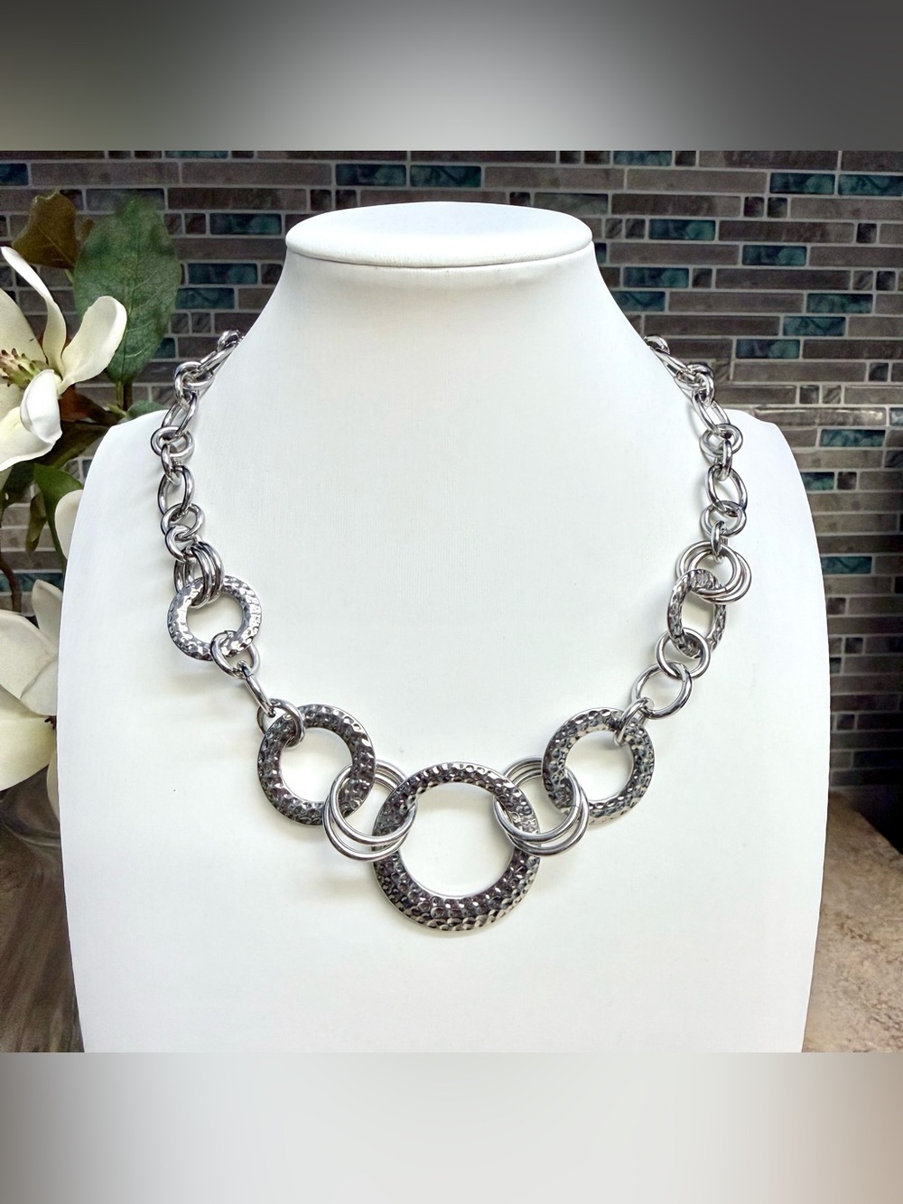 Lia Sophia silver hammered rings necklace
